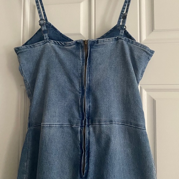PrettyLittleThing Jean jumpsuit - Picture 2 of 4